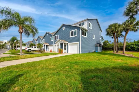 816 Hidden Harbour Dr, Indian Rocks Beach, FL 33785
