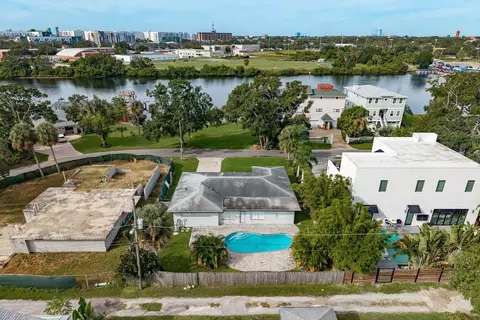2205 N Riverside Dr, Tampa, FL 33602