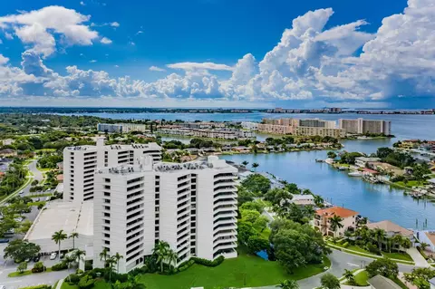 5950 Pelican Bay Plz S #705, Gulfport, FL 33707