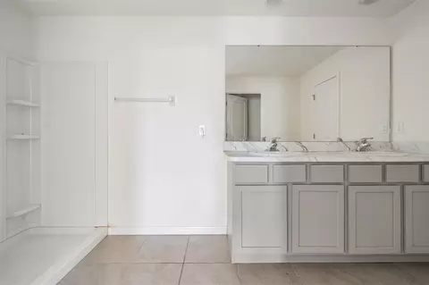 Bath - 12175 Water Ash Pl, Riverview, FL 33569 photo 2 of 6