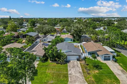 1889 Montana Ave NE, Saint Petersburg, FL 33703