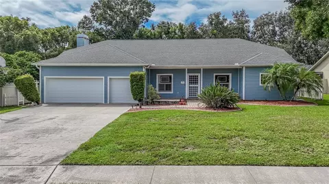 3919 Appletree Dr, Valrico, FL 33594