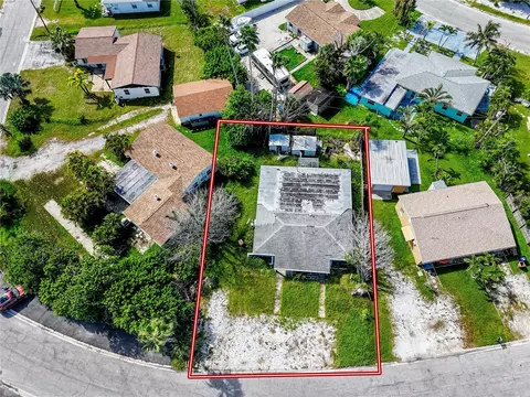14204 E Parsley Dr, Madeira Beach, FL 33708 photo 2
