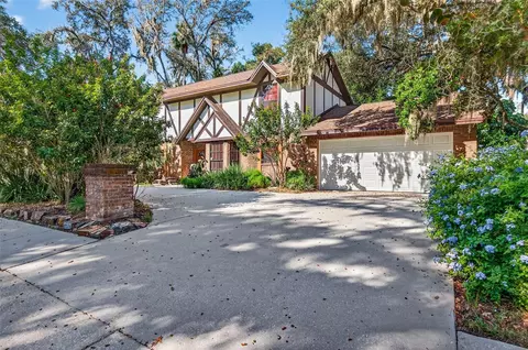439 Summit Chase Dr, Valrico, FL 33594
