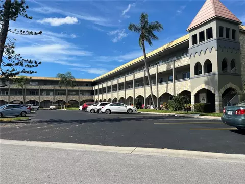 2462 Brazilia Dr #22, Clearwater, FL 33763