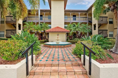 2400 Feather Sound Dr #1322, Clearwater, FL 33762