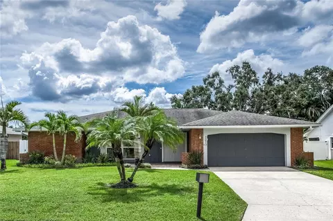 1213 Royal Oak Dr S, Dunedin, FL 34698