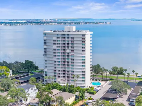 2611 Bayshore Blvd #902, Tampa, FL 33629