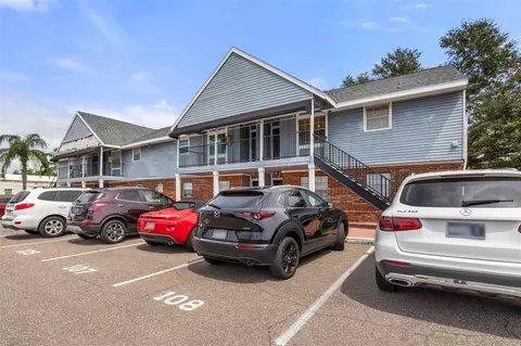 200 Country Club Dr #108, Largo, FL 33771