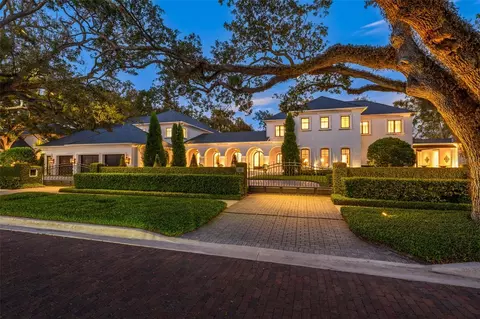 914 S Golf View St, Tampa, FL 33629