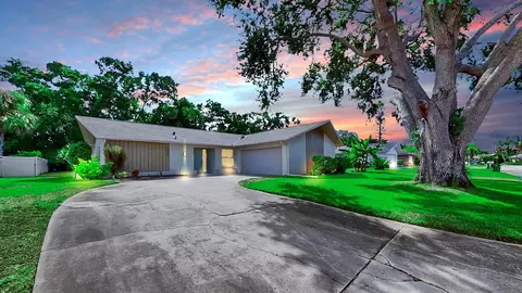1809 67th St W, Bradenton, FL 34209