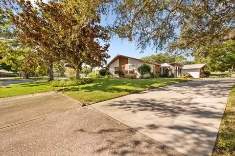 2100 Shelly Dr #B, Palm Harbor, FL 34684