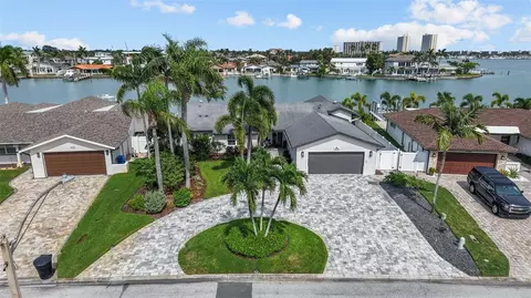 1236 79th St S, Saint Petersburg, FL 33707