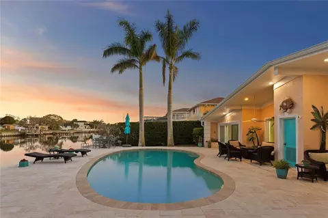 3943 Fontainebleau Dr, Tampa, FL 33634