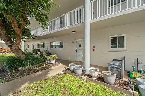 2440 World Parkway Blvd #16, Clearwater, FL 33763