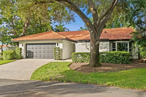 635 Florenz Cir NE, Saint Petersburg, FL 33703