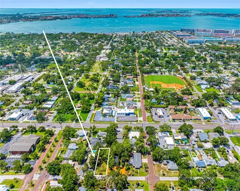 21 St Ave S, Gulfport, FL 33707