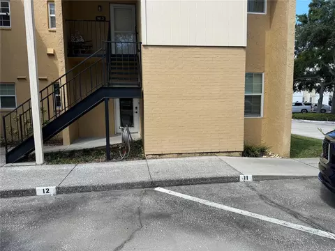 3810 N Oak Dr #N11, Tampa, FL 33611