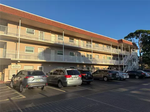 6645 1st Ave N #307, Saint Petersburg, FL 33710