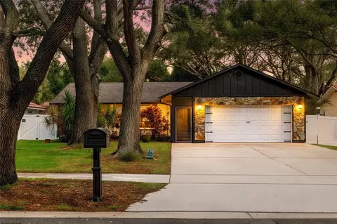 1500 Poinsettia Ave, Tarpon Springs, FL 34689