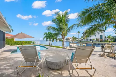 2280 Mermaid Pt NE, Saint Petersburg, FL 33703