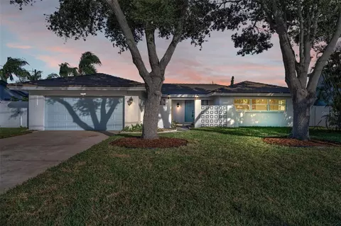 1695 Clearwater Harbor Dr, Largo, FL 33770