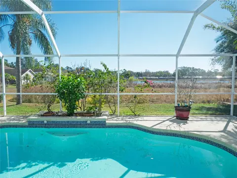 16517 Lake Heather Dr, Tampa, FL 33618