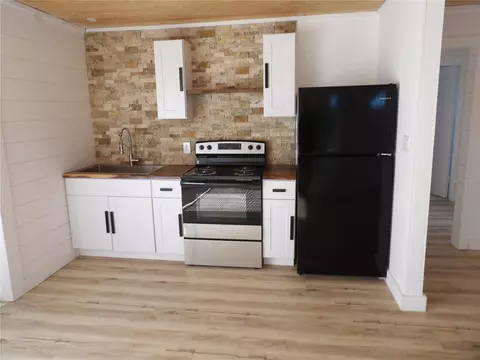 Kitchen - 497 Normandy Rd, Madeira Beach, FL 33708 photo 4 of 4