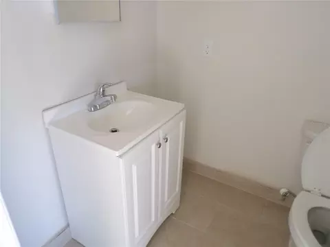 Bath - 497 Normandy Rd, Madeira Beach, FL 33708 photo 2 of 6