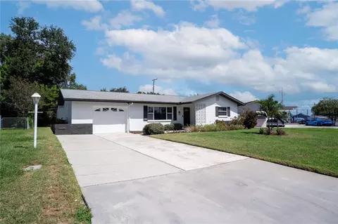10719 Village Green Ave, Seminole, FL 33772