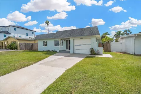 16214 3rd St E, Redington Beach, FL 33708