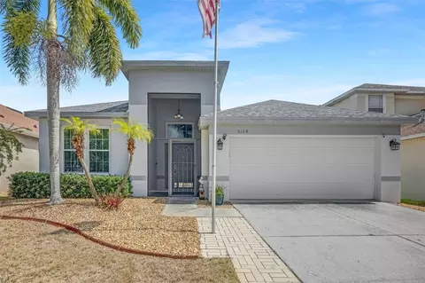 5124 Clover Mist Dr, Apollo Beach, FL 33572