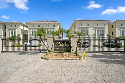 1040 Paseo Del Rio NE, Saint Petersburg, FL 33702