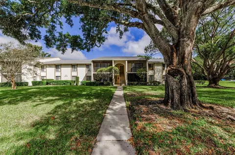 3211 Lake Pine Way E #H1, Tarpon Springs, FL 34688