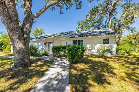 4016 Poinciana Ct, Palm Harbor, FL 34684
