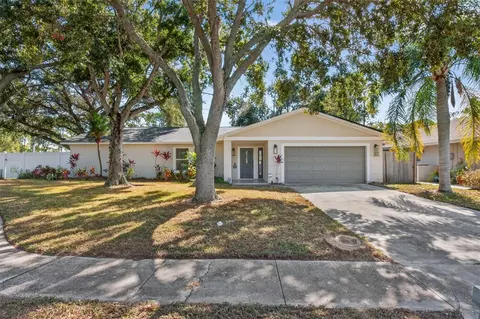 2445 Old Coach Trl, Clearwater, FL 33765
