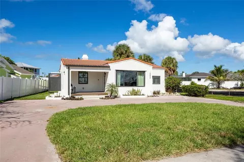 15804 Redington Dr, Redington Beach, FL 33708