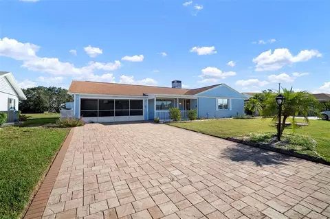 609 Fox Hills Dr, Sun City Center, FL 33573