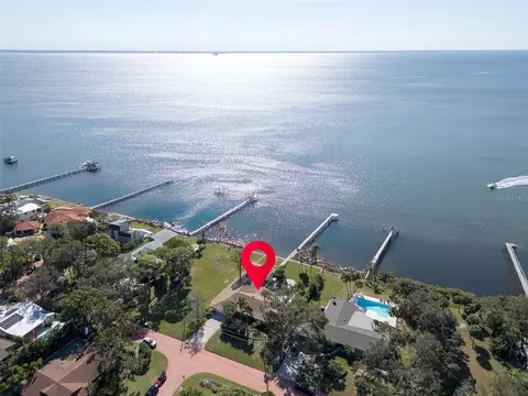 1100 Friendly Way S, Saint Petersburg, FL 33705