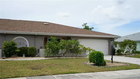 317 Green Manor Way #38 B, Sun City Center, FL 33573