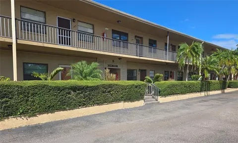 5925 Terrace Park Dr N #106, Saint Petersburg, FL 33709