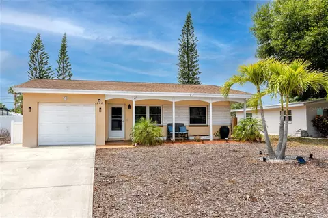 272 Wertz Dr, Largo, FL 33771