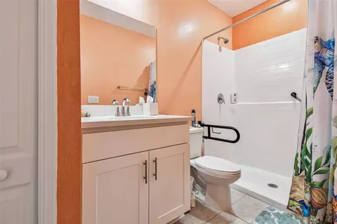 Bath - 8207 Abalone Loop, Parrish, FL 34219 photo 4 of 4