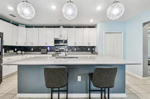 Kitchen - 8207 Abalone Loop, Parrish, FL 34219 photo 1 of 3