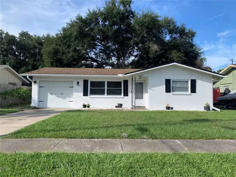 2220 Manor Blvd N, Clearwater, FL 33765