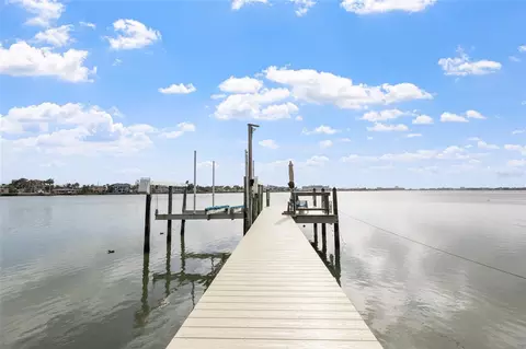 311 Sunset Dr N, Saint Petersburg, FL 33710