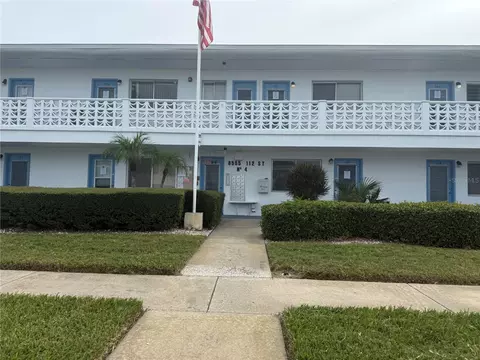 8555 112th St #204, Seminole, FL 33772