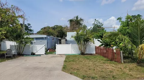 12550 Cross St, Largo, FL 33773