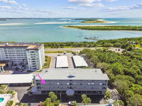 5 Island Park Pl # 305, Dunedin, FL 34698
