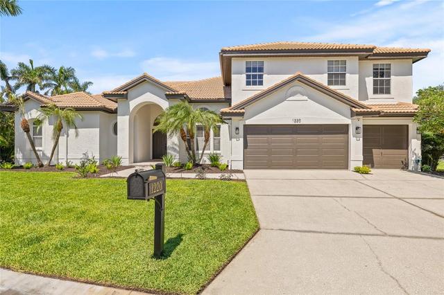 1220 Darlington Oak Cir NE, Saint Petersburg, FL 33703